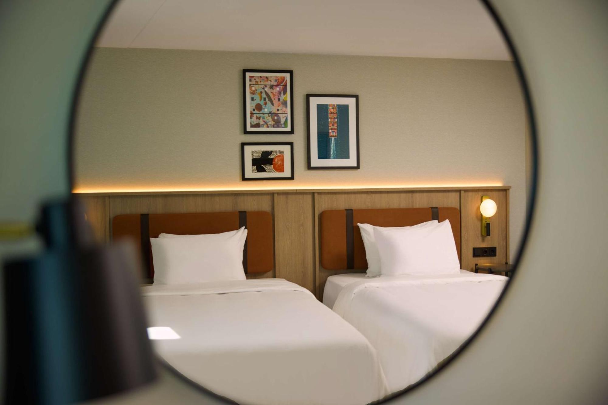 Doubletree By Hilton Rotterdam Centre Hotell Exteriör bild