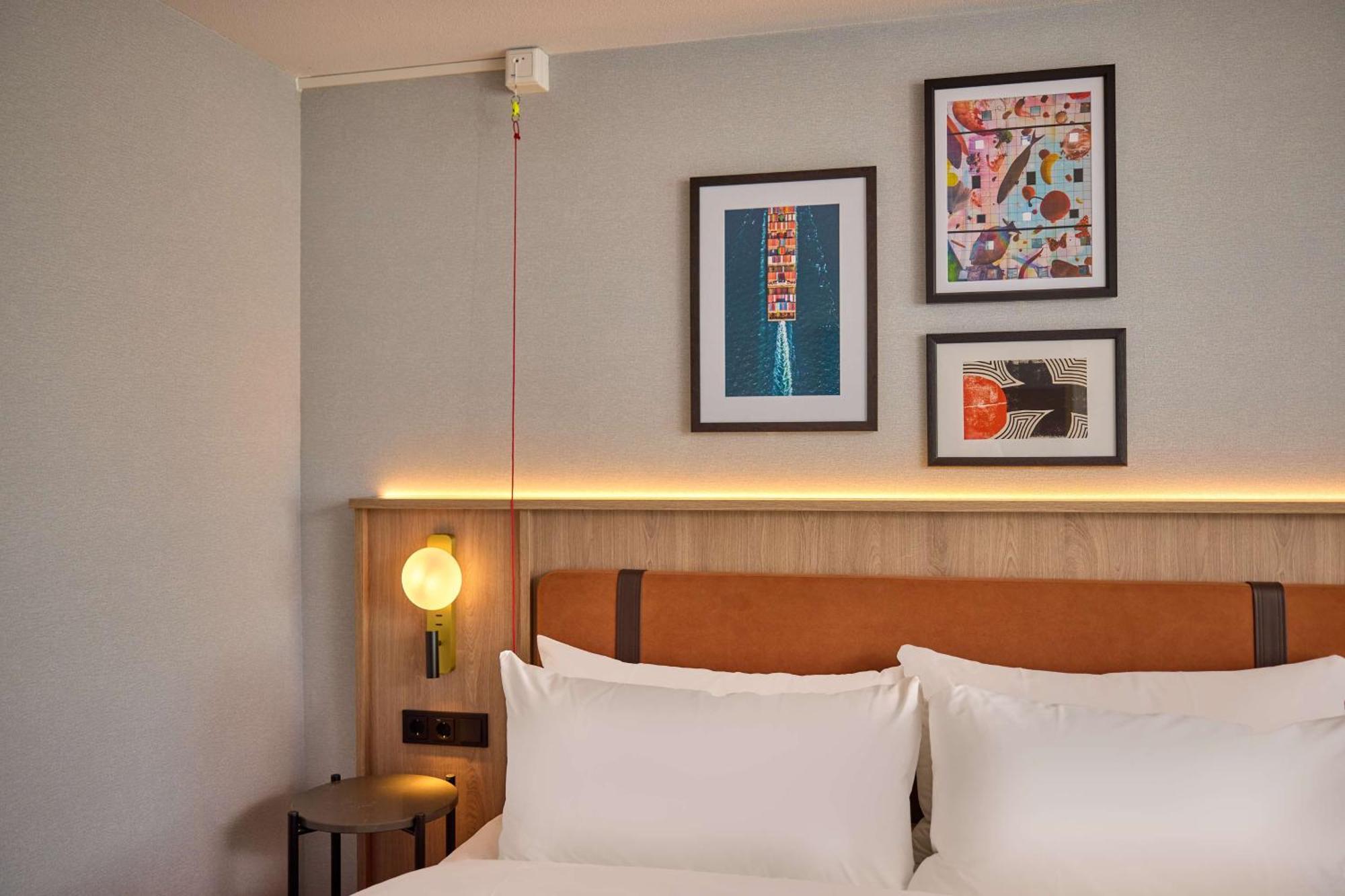 Doubletree By Hilton Rotterdam Centre Hotell Exteriör bild