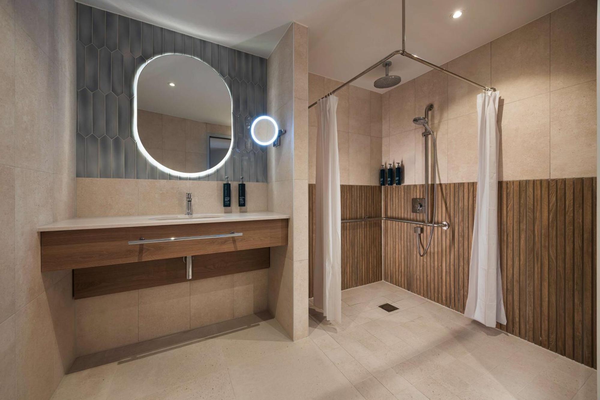 Doubletree By Hilton Rotterdam Centre Hotell Exteriör bild